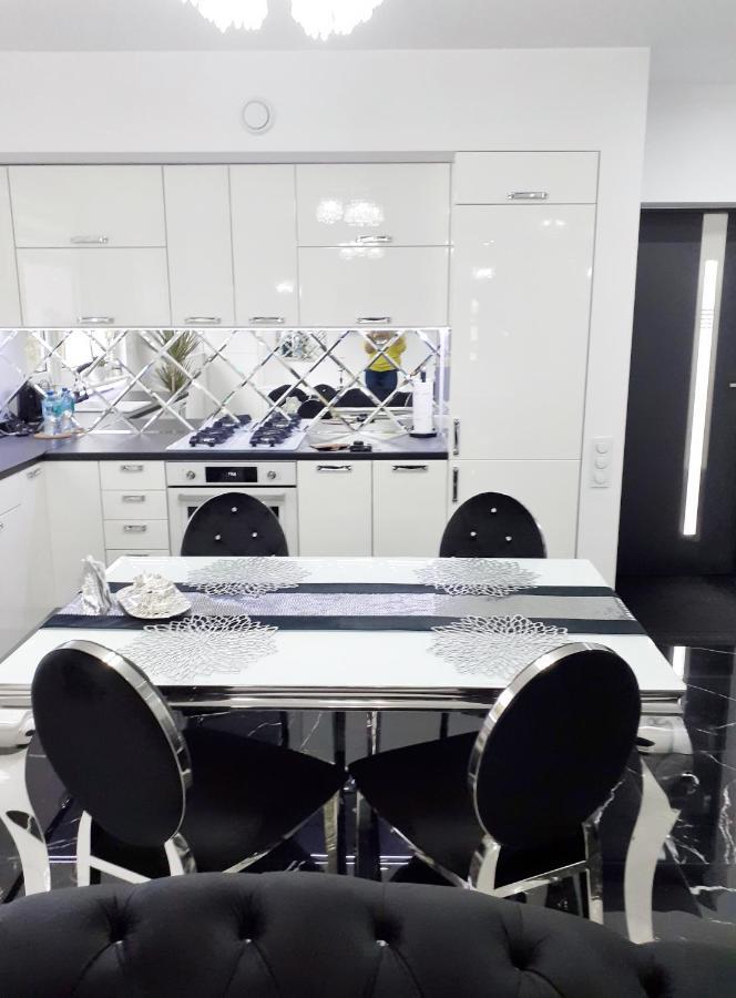 Apartament Glamour Gniezno Buitenkant foto